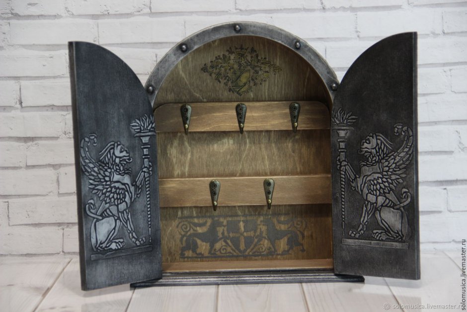 Декоративные вешалки