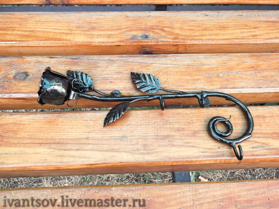 Красивая кованая ключница