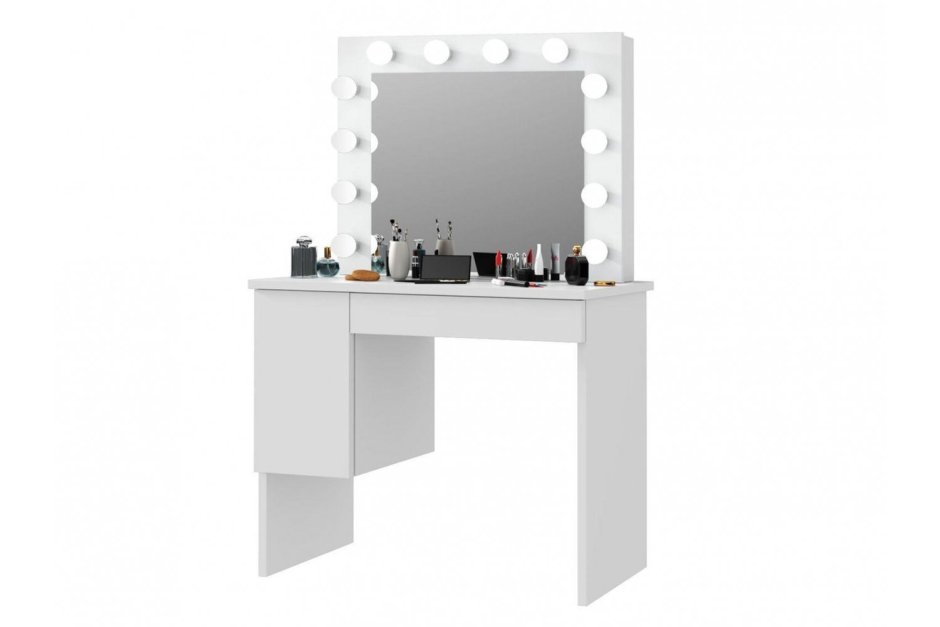 Маленький туалетный столик