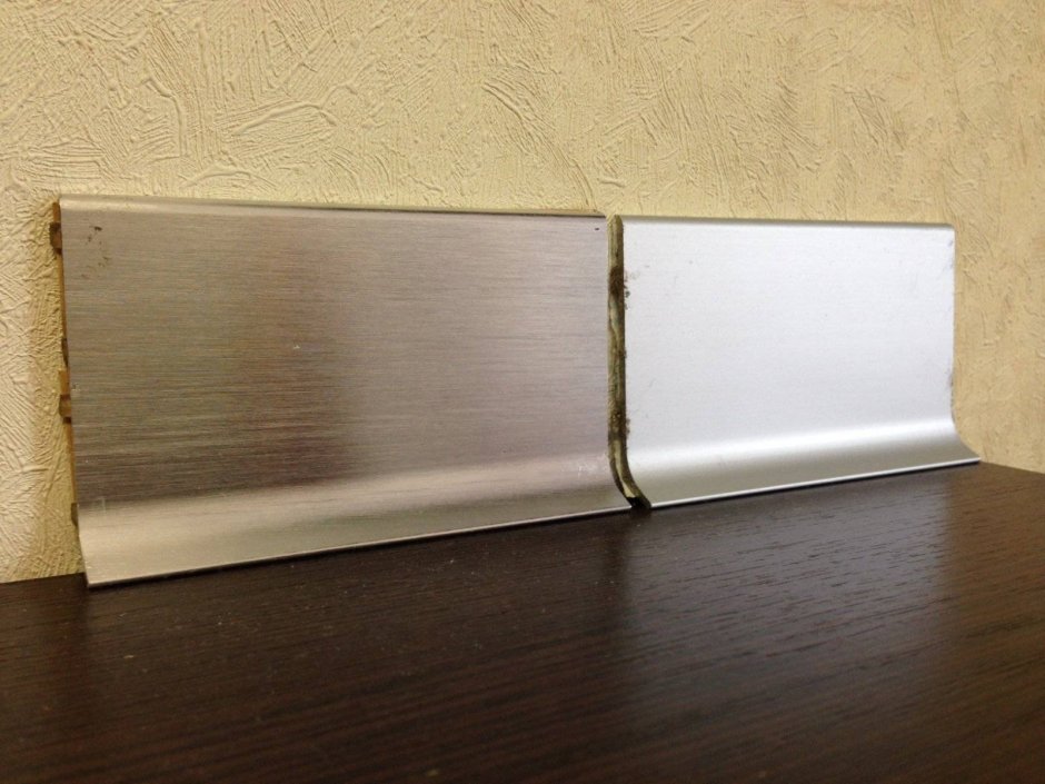 Плинтус Rehau Mini Plus белый