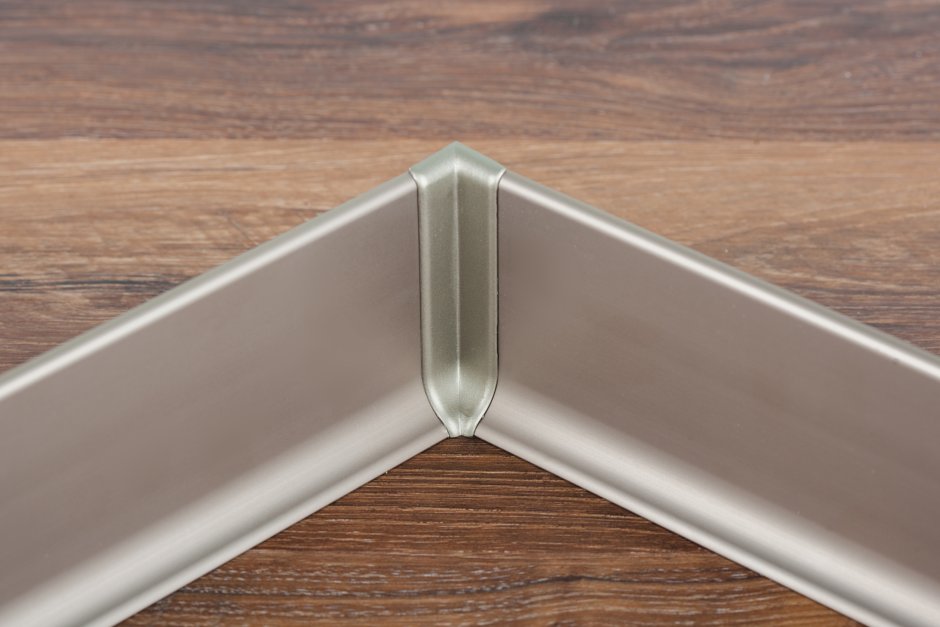 Плинтус алюминиевый Diele 80 анодированный 2500х80х11 мм