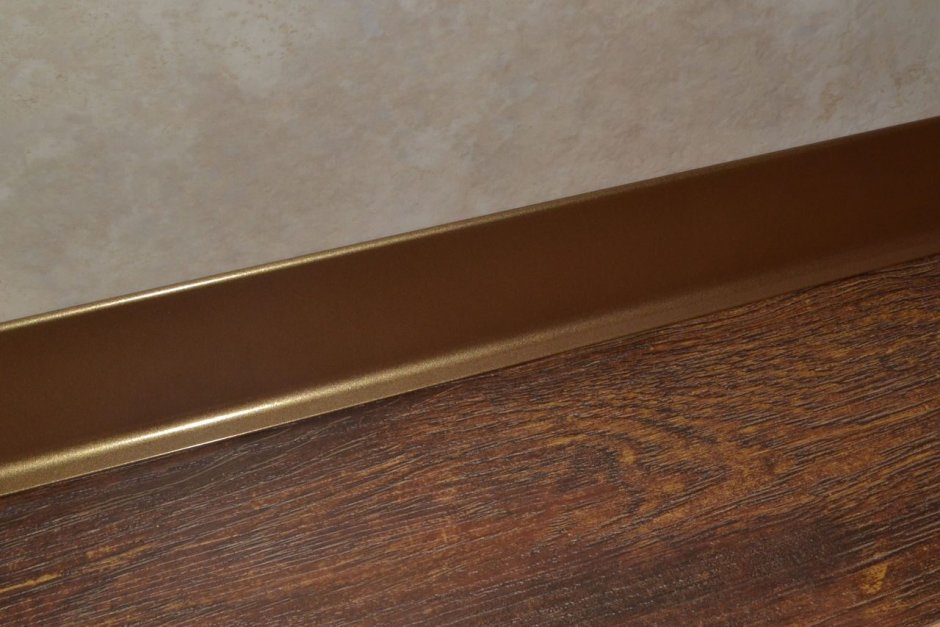 Плинтус Korner lb 15