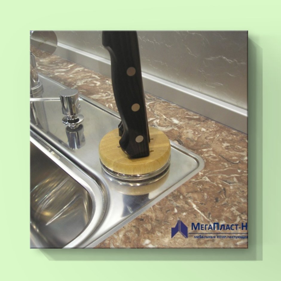 Алюминиевый плинтус Grace al80