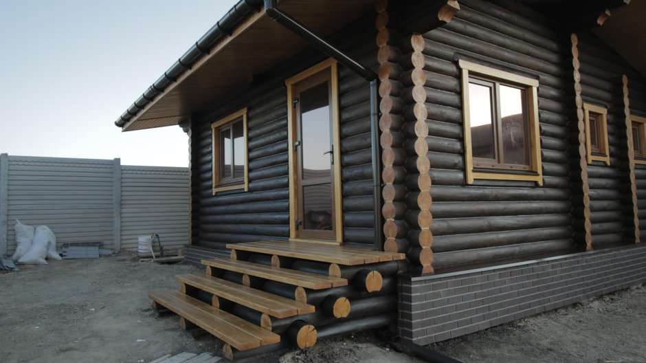 Отделка бревенчатой бани снаружи