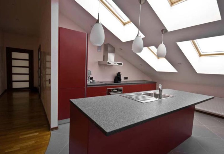 Спальня с мансардными окнами