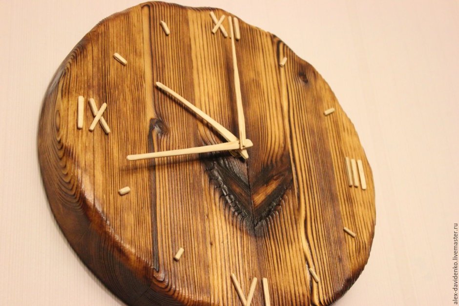 Часы из дерева ручной работы