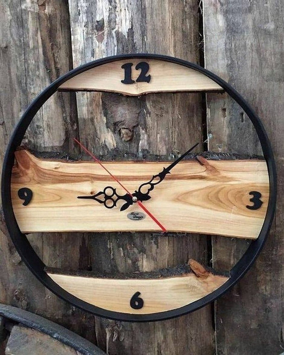 Часы в стиле лофт из дерева