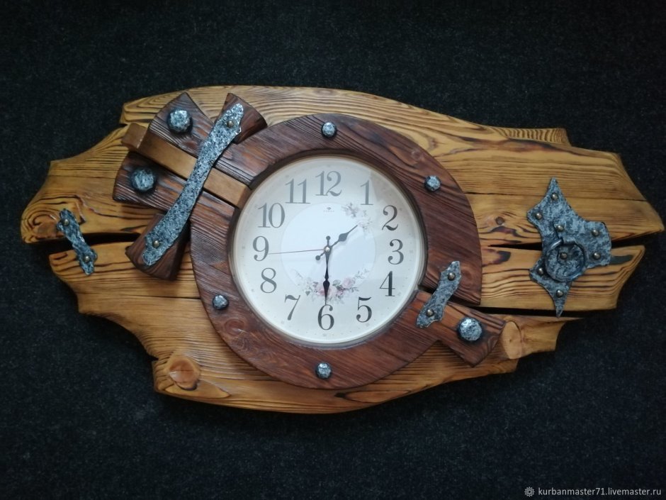 Телевизионный рамка из дерева