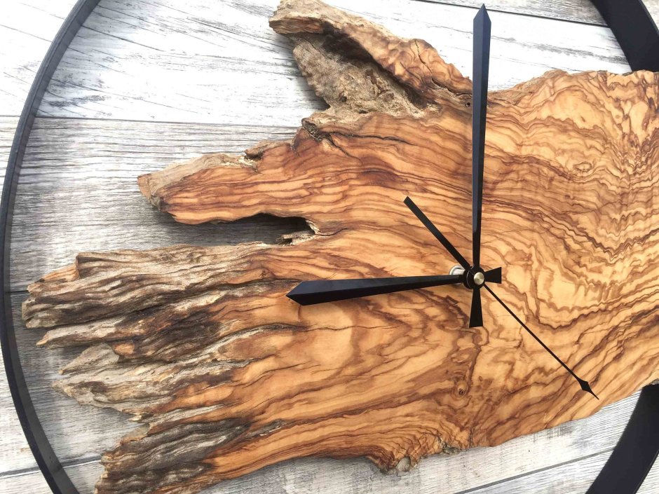 Часы из дерева настенные