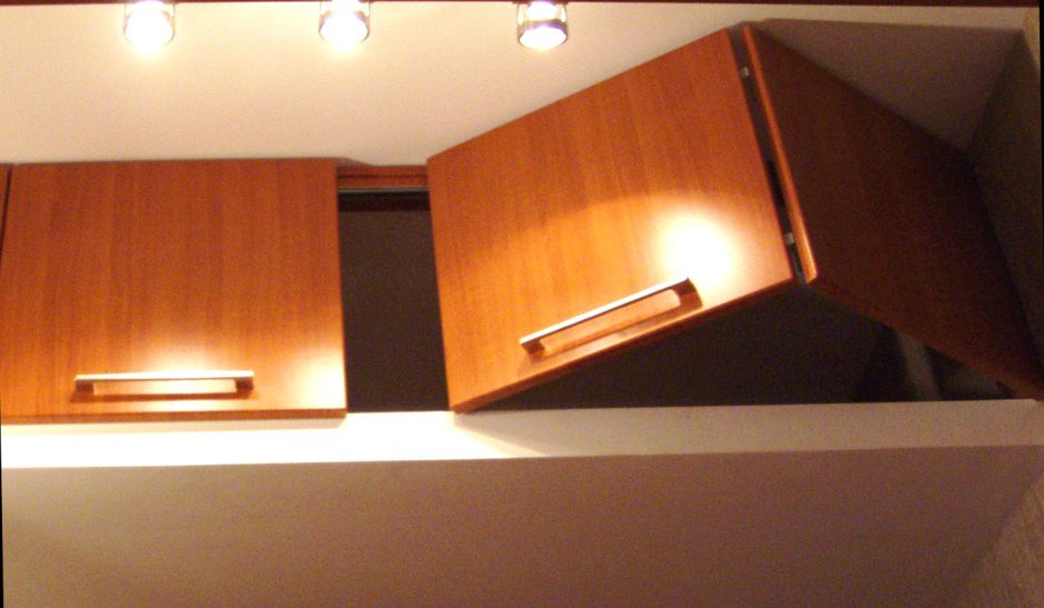 Складные дверцы для антресоли