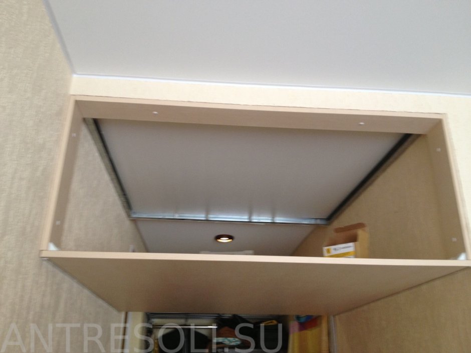 Дверь гармошка на Антресоль