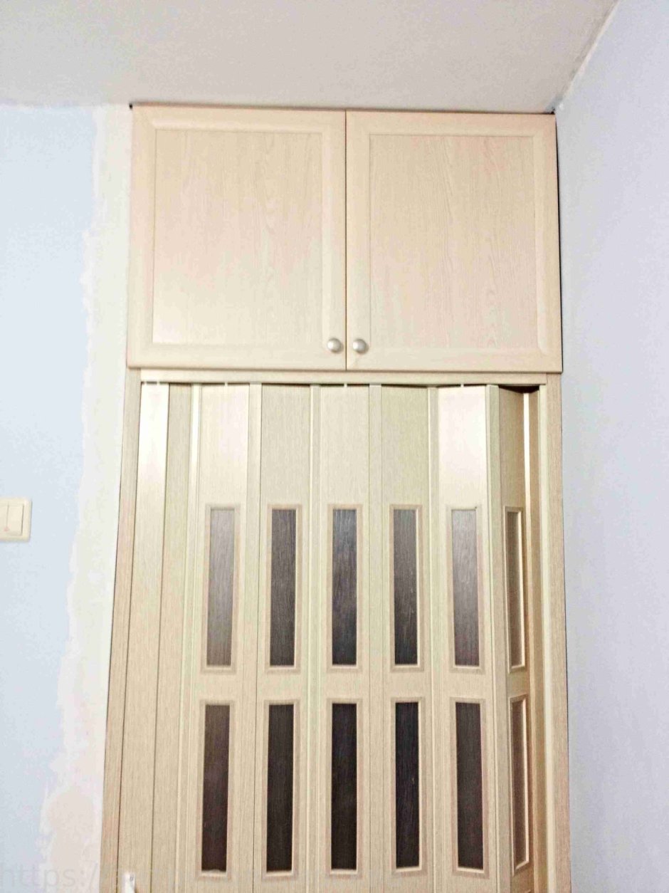 Дверца гармошка для антресоли