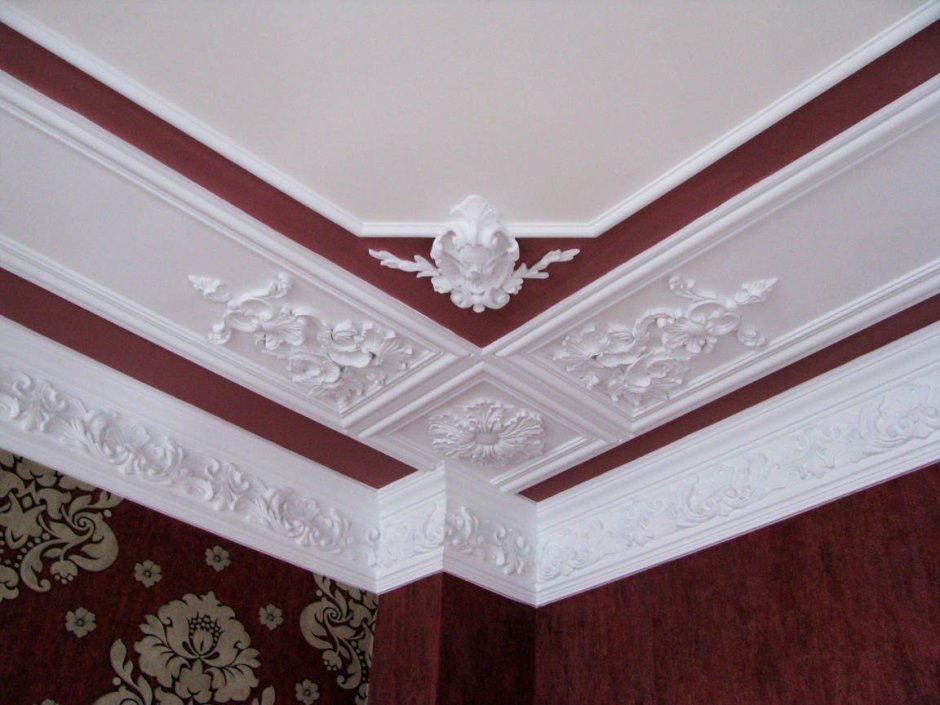 Лепки из гипса для потолка