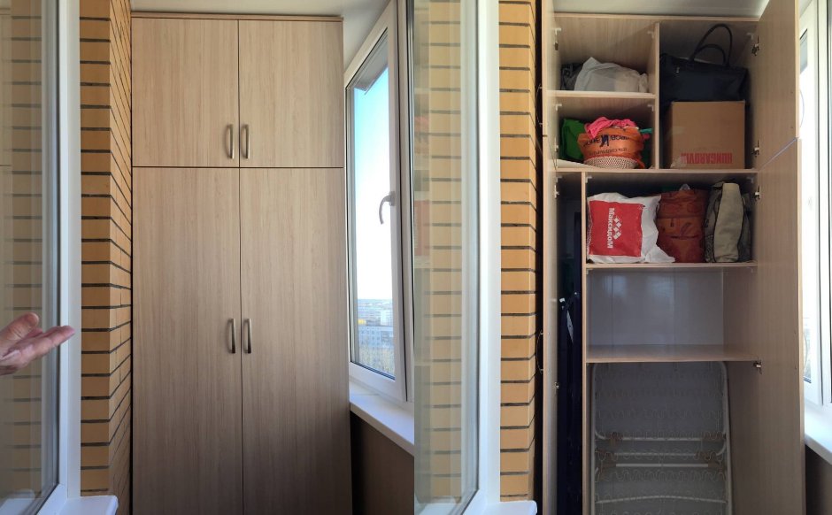 Шкаф на балконе с жалюзийными дверцами