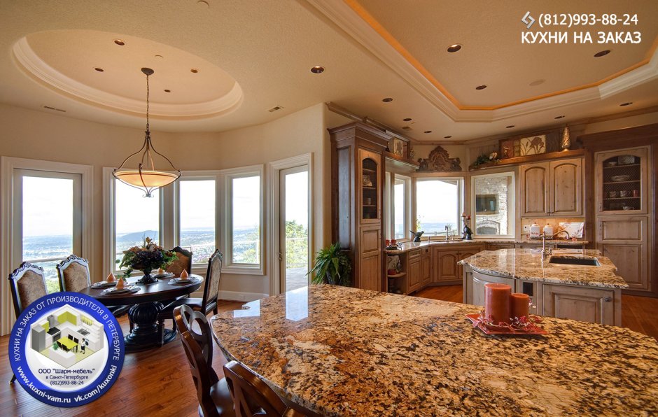 Потолок на кухне с эркером