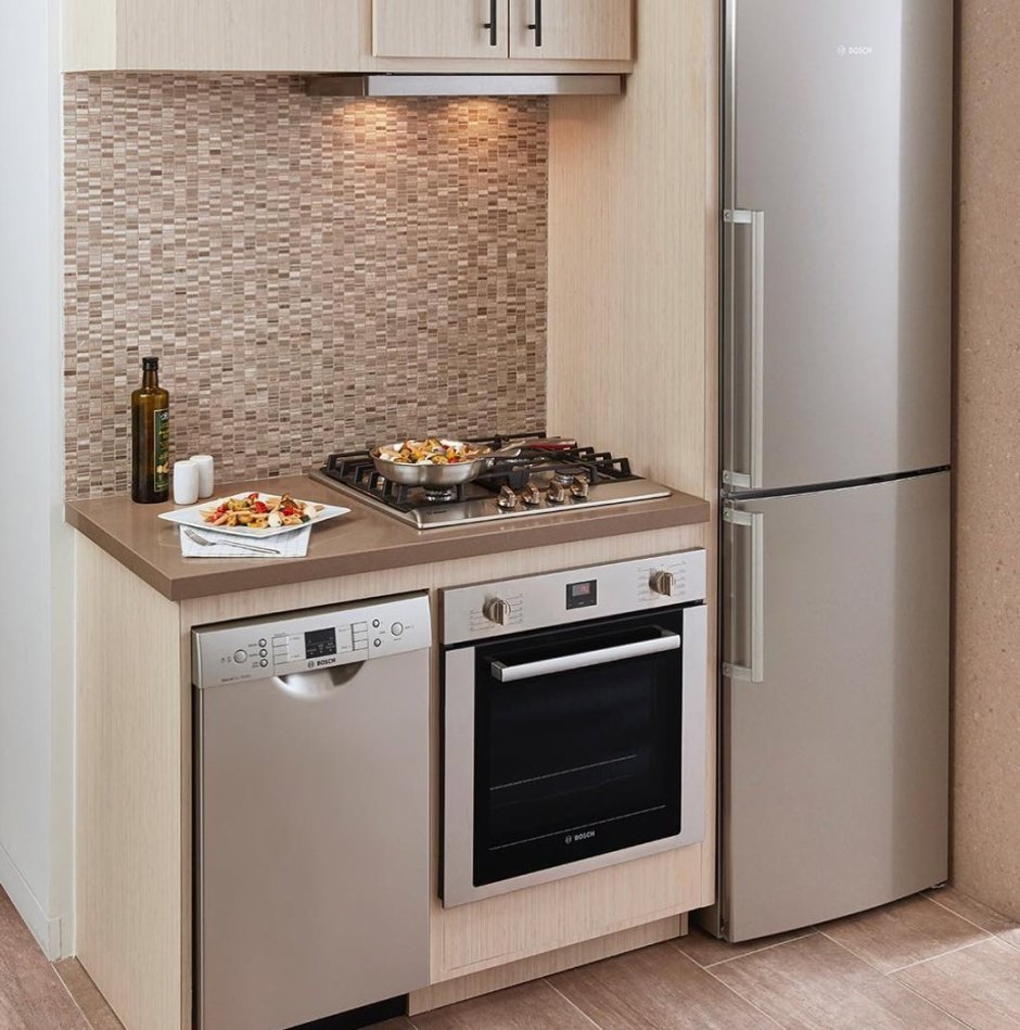 Кухонный гарнитур с встроенной газовой плитой