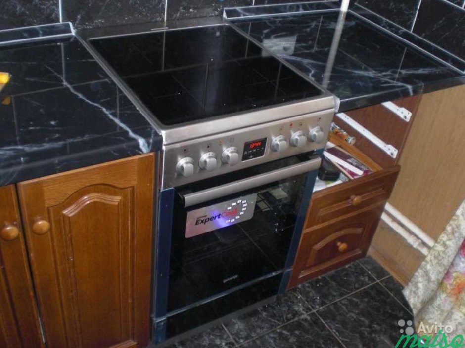 Расположение духовки на кухне