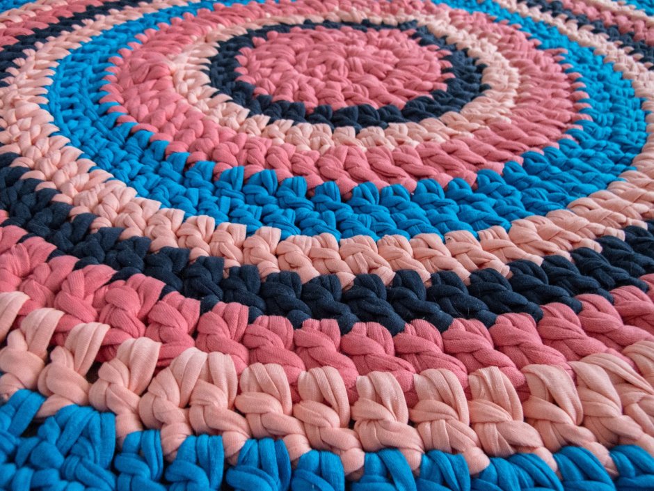 Коврик из трикотажных футболок