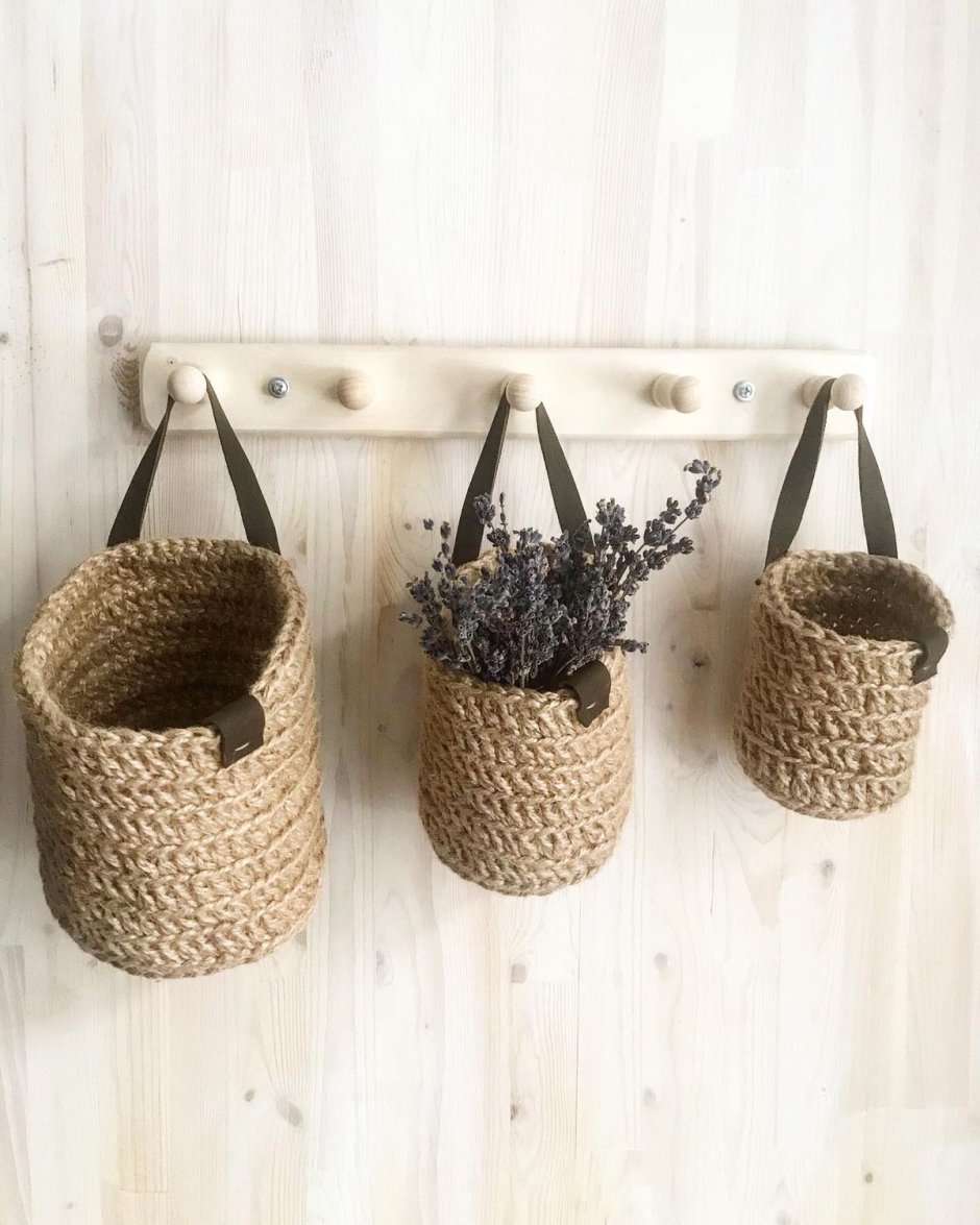 Корзина настенная плетеная