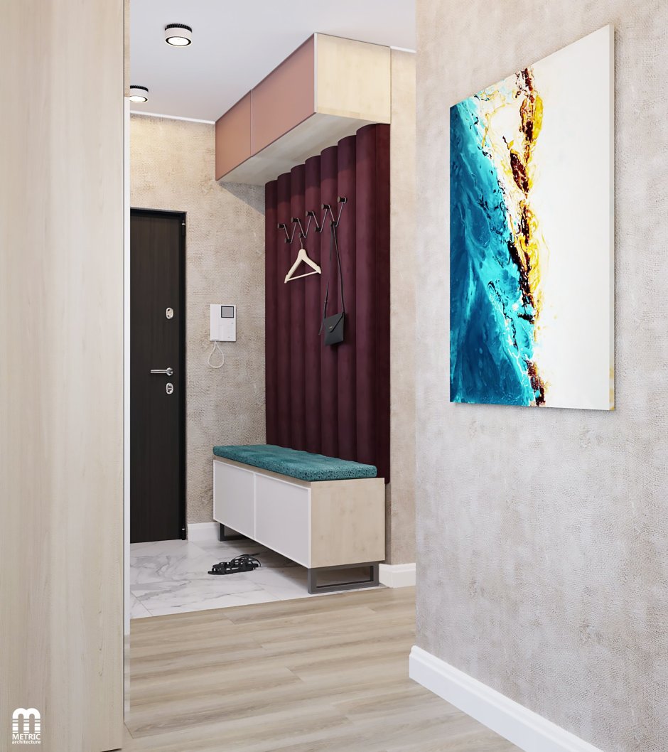 Холодильник в прихожей