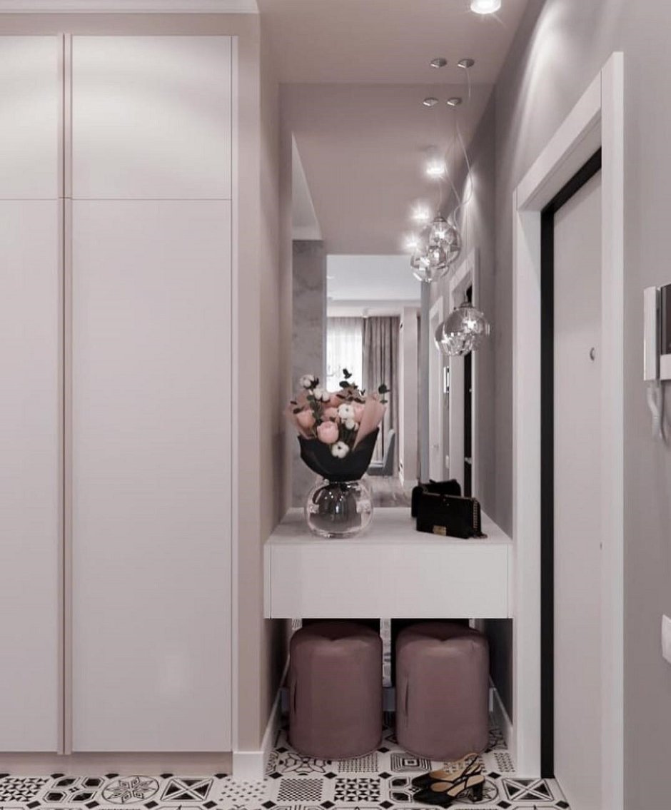 Шкаф в прихожую под потолок