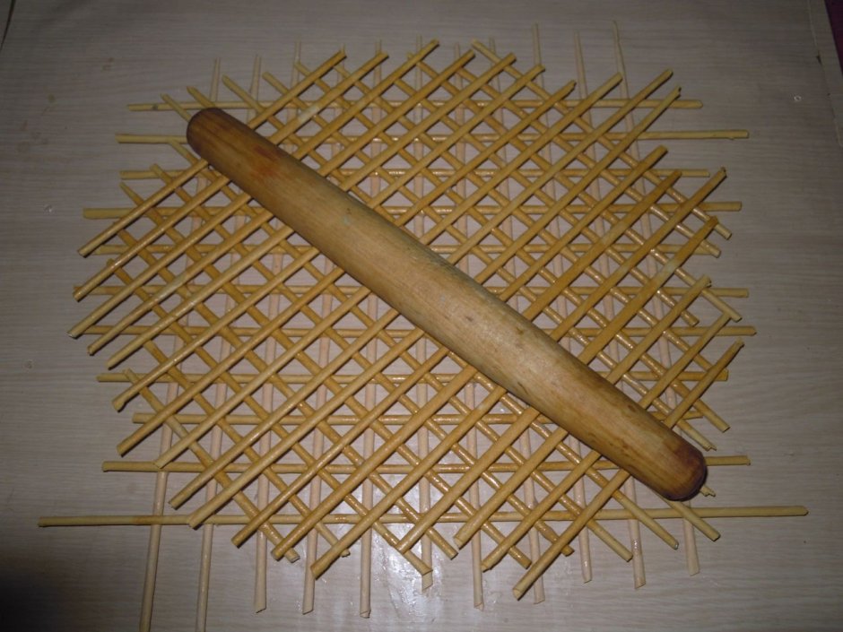 Корзина из палочек для суши