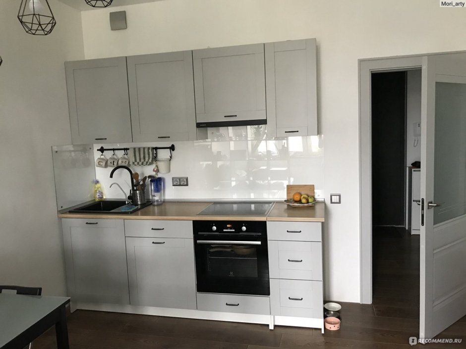 Кухня икеа КНОКСХУЛЬТ белая в интерьере