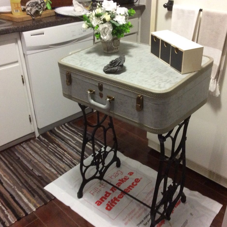 Консоль из швейной машинки