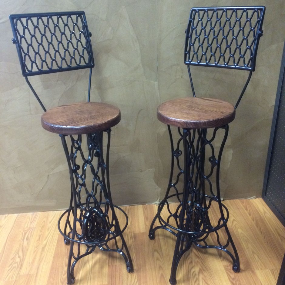 Швейная машинка Зингер со столом