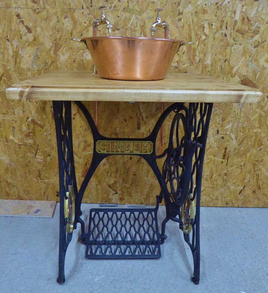 Из старой швейной машинки