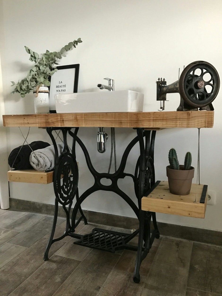 Стол из Singer