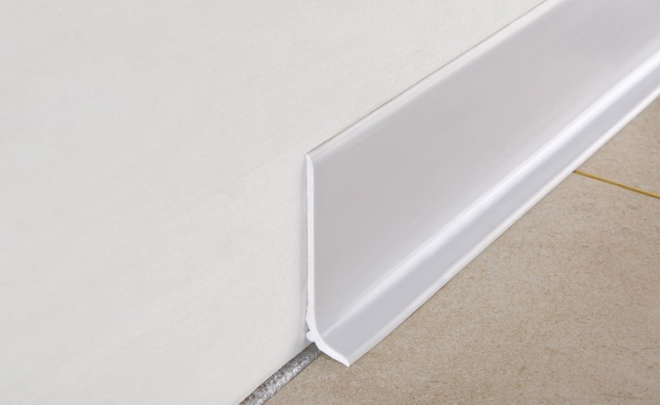 Плинтус ПВХ на клее кн-2