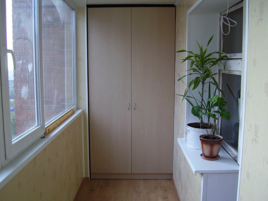 Шкаф на балкон в хрущевке