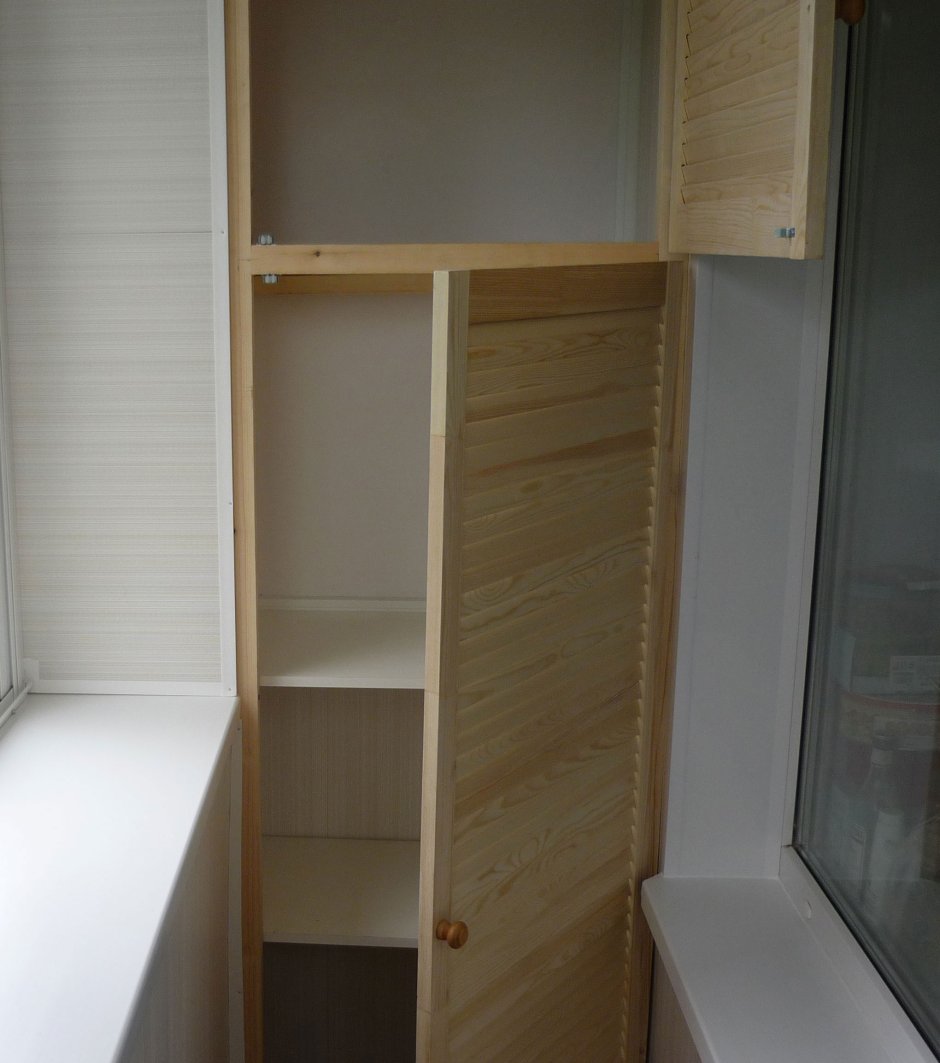 Шкафы - стеллажи на лоджию