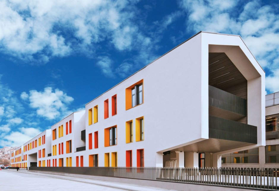 Фасады современных школ