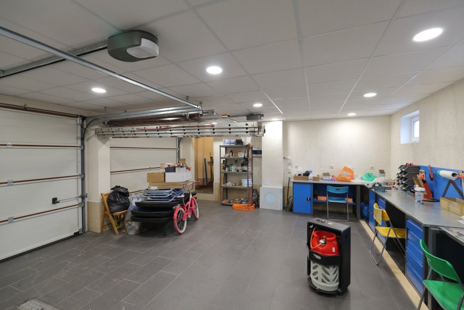 Гараж для авторемонта