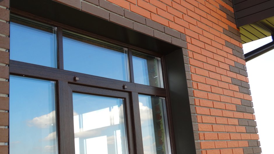 Дверь с окном откосы металлические