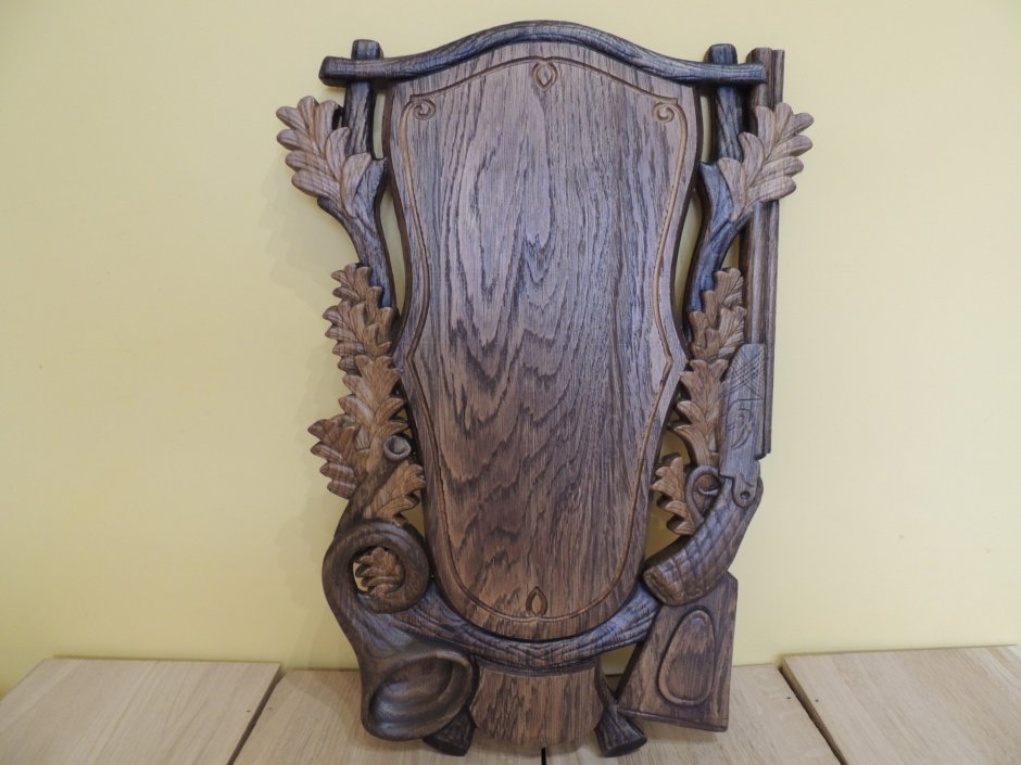 Рога лося на медальоне