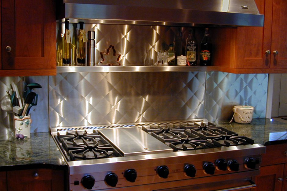 Кухонный фартук из нержавейки
