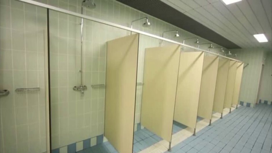 Душевые в бассейнах общественных