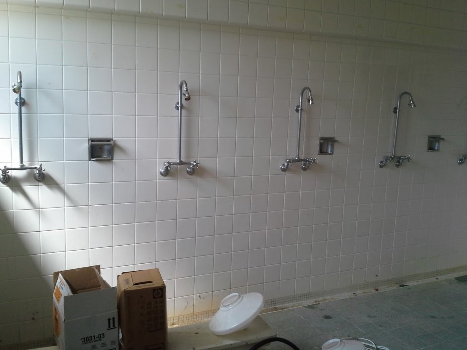 Женские душевые в общежитиях