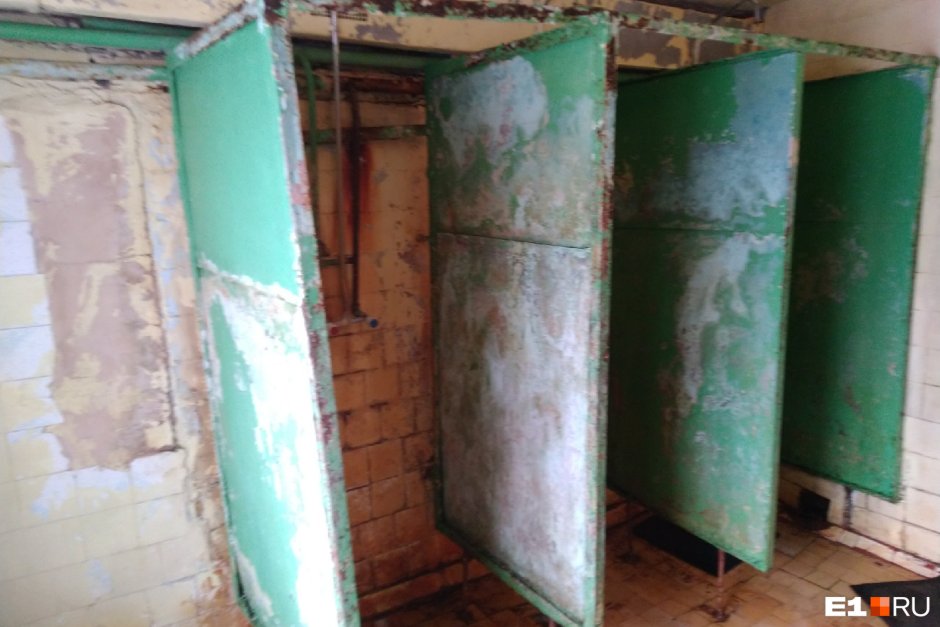 Душевые в общежитии университета