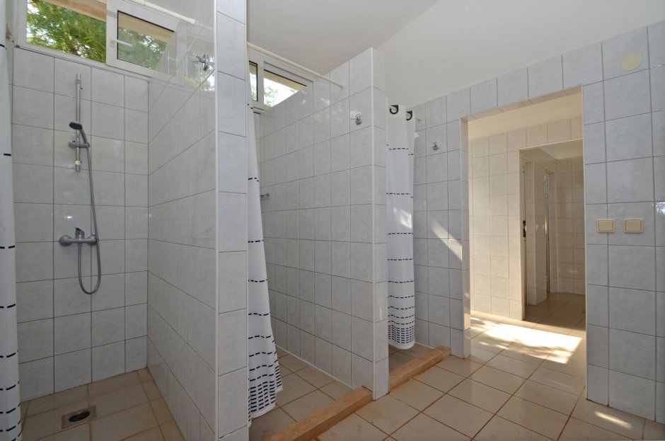 Общая душевая