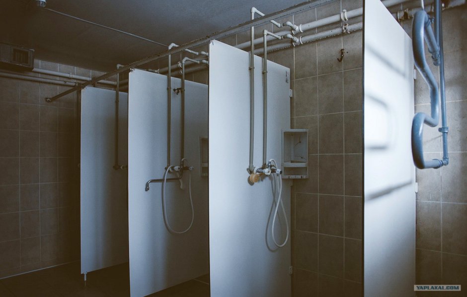 Заводская женская душевая