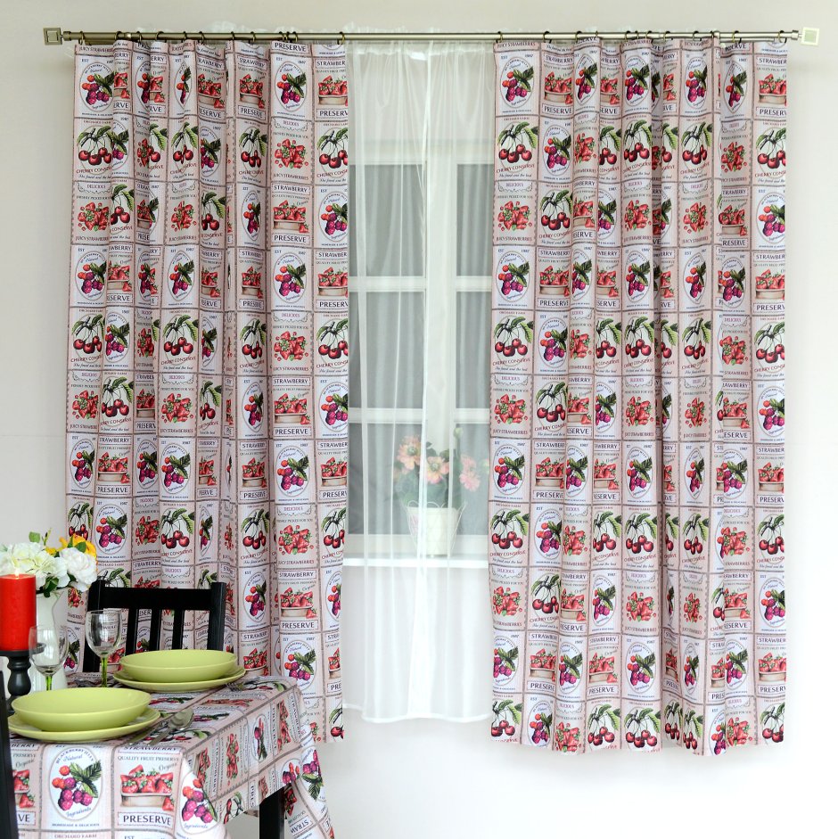 Тюль на кухню с принтом красная