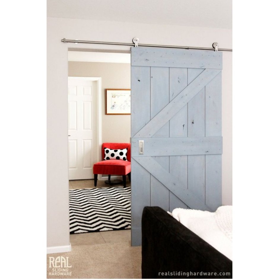 Дверь межкомнатная глухая амбарная 90х200 см массив сосны