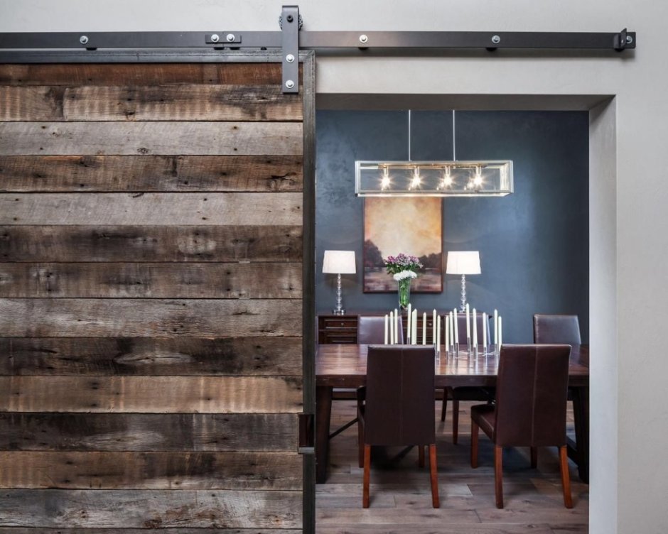 Дверь из досок лофт