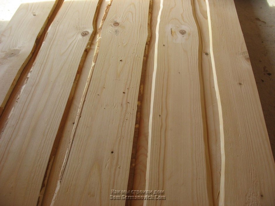 Вертикальная обшивка необрезной доской