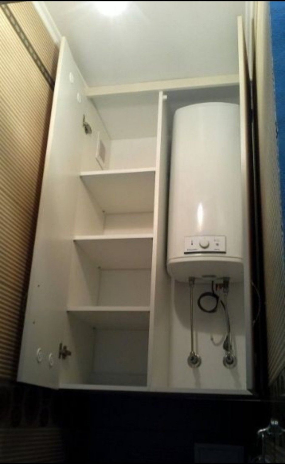 Шкаф в ванную для водонагревателя