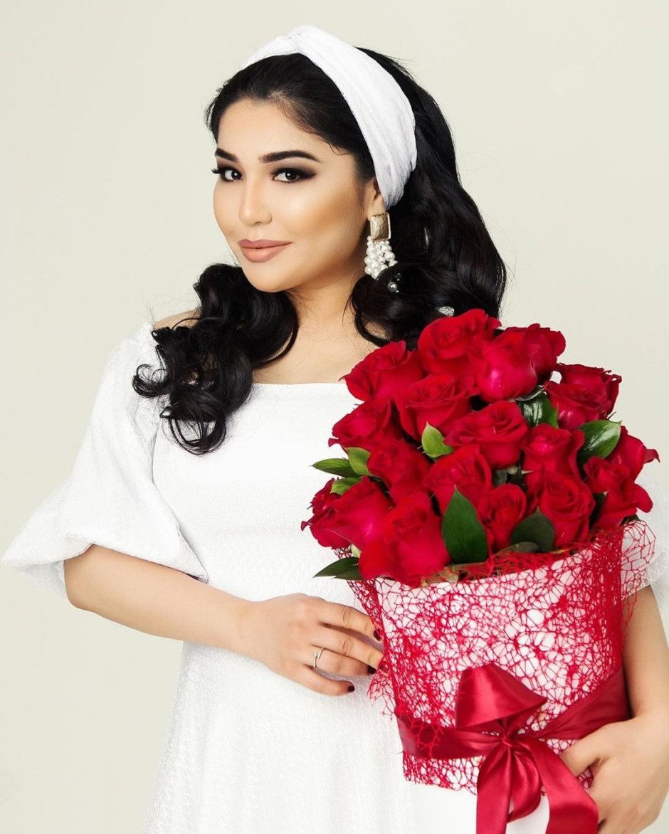 Ruxshona Biografiyasi